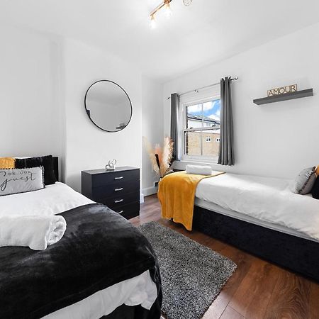 The Hogwarts Retreat - Cinema Room - Special May Offer - 25Th - 31St Watford (Hertfordshire) Exterior foto