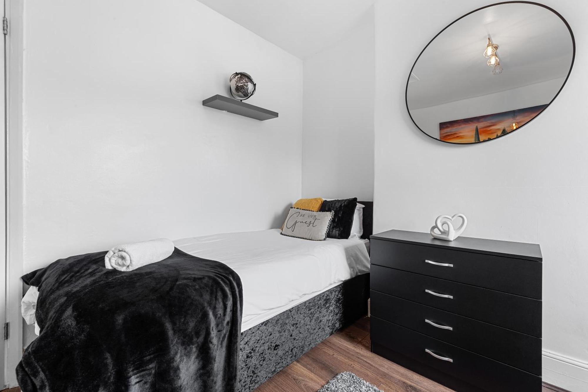 The Hogwarts Retreat - Cinema Room - Special May Offer - 25Th - 31St Watford (Hertfordshire) Exterior foto